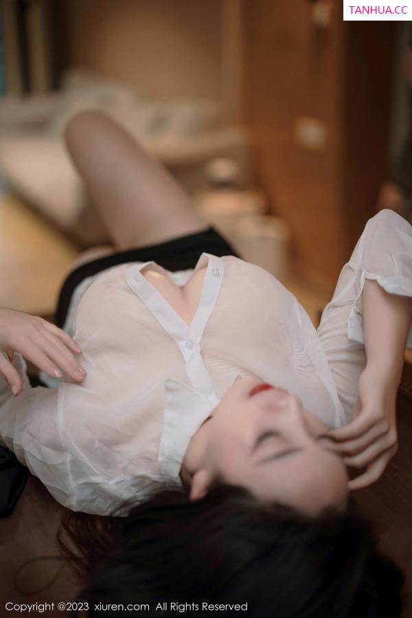   [XiuRen]高清写真图 2023.03.01 No.6341 娇喘JC 丝袜美臀第38张图片